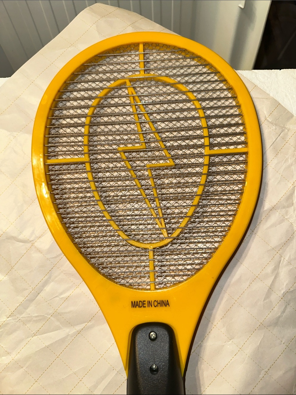 Electric Bug Zapper Racket - Picture 4 of 6